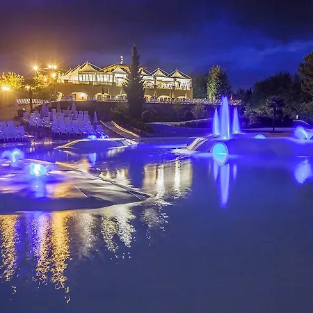 Hu Norcenni Girasole Village פארק נופש