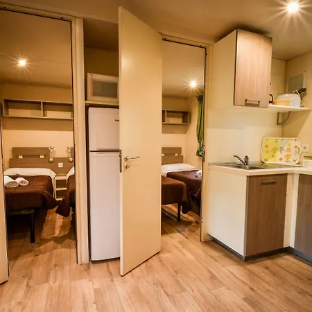 פארק נופש Hu Norcenni Girasole Village 4*