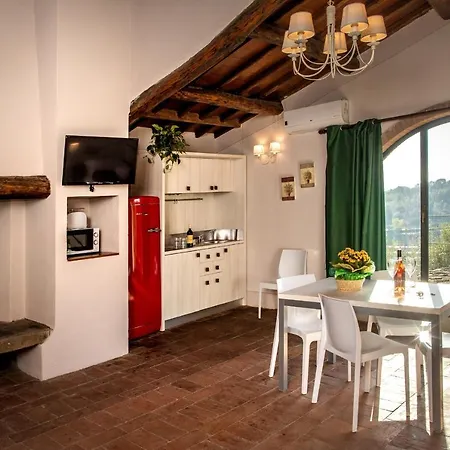홀리데이파크 Hu Norcenni Girasole Village 필리네발다르노
